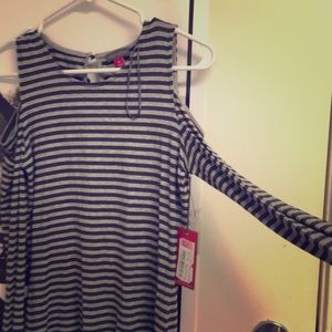 Striped long sleeve top with shoulders open